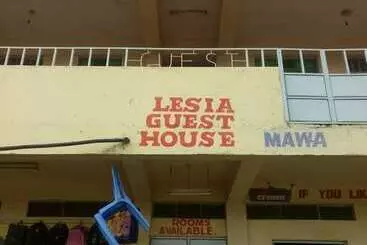 پانسیون Lesia Guest House