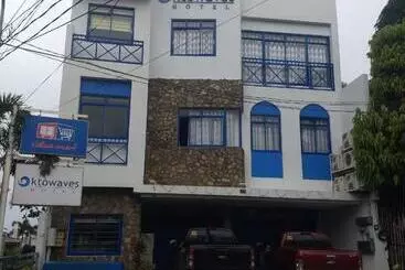 Hotelli Oyo 816 Oktowaves