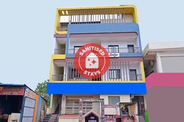 Hotell Capital O 81999 New Shivshankar Lodging