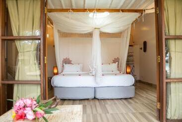 Eleven Pearl Boutique Hotel & Spa