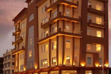 هتل Hk Clarks Innamritsar