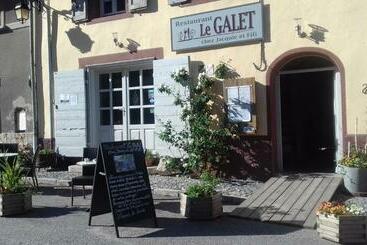 تختخواب و صبحانه Chez Jacquie Et Fifi