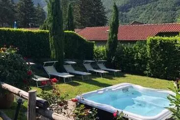 Hotelli Albergo Miramonti