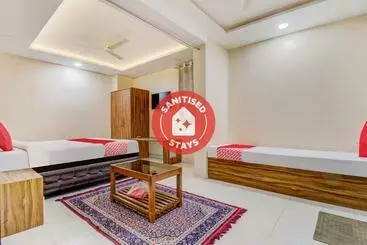 Hotel Oyo 81625  Radhika