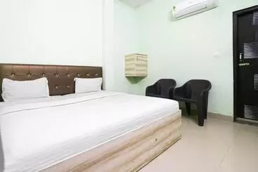 Hotel Vaccinated Staff  Oyo 79969 Flagship Night Inn