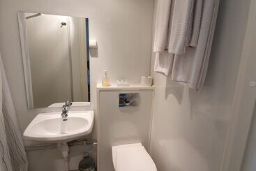 Pensionat Vestavind Hytter Og Rom As