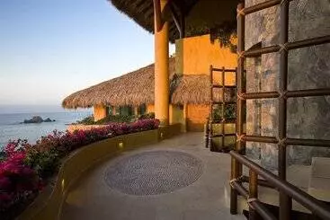 Отель Cala De Mar Resort & Spa Ixtapa