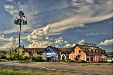 Отель Elzet