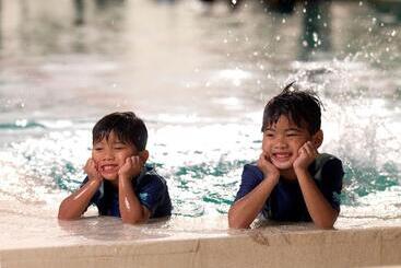 ホテル Staybridge Suites Yas Island Abu Dhabi, An Ihg