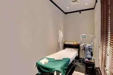 Signature Hotel Apartments And Spa