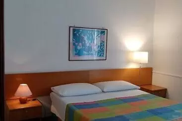 住宿加早餐 Ariston Petit