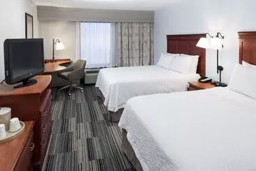 公寓式酒店  Hampton Inn & Suites Cedar Rapids  North
