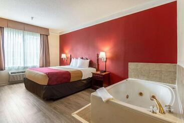 호텔 Econo Lodge  Inn & Suites