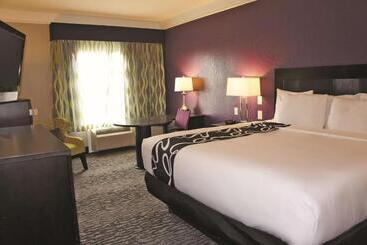 هتل La Quinta By Wyndham Pearland