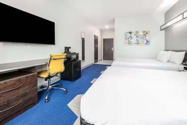 Microtel Inn & Suites By Wyndham Austin Airport
