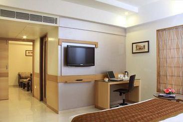 هتل Cambay Sapphire Crn