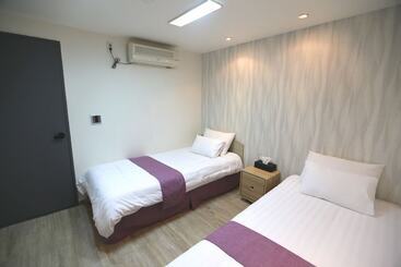 Must Stay Hotel Myeongdong