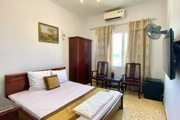 هتل Khách Sạn Bạch Dương