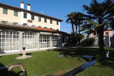 Pension Ginkgo Guest House