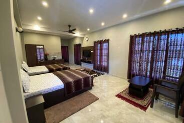 تختخواب و صبحانه Rr Holidays