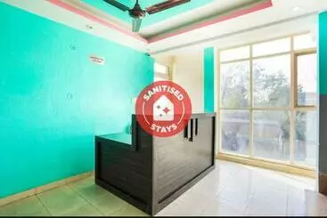Hôtel Pop 82775 Radhe Oyo