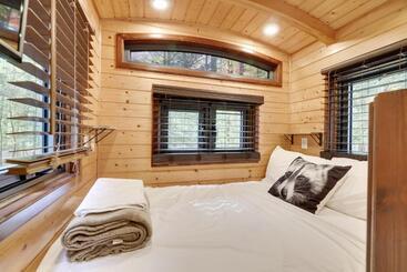 Отель Camptel Poconos Lodging