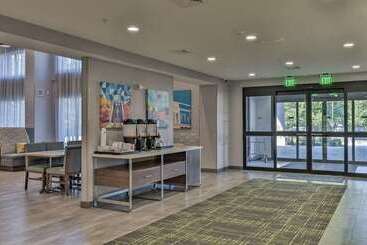 فندق Hampton Inn & Suites Keene