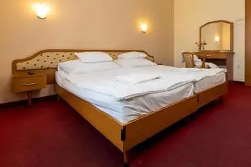 Hotel Imperial Gyogyszallo Es Gyogyfurdo