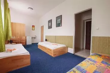 Majatalo Penzión Centrál