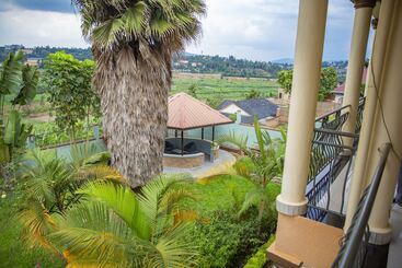 Pensione Empathy Manor