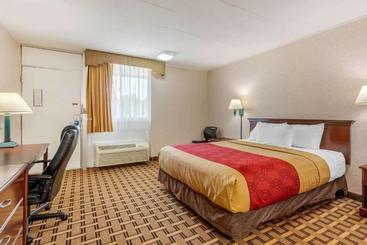 Отель Rodeway Inn Mystic