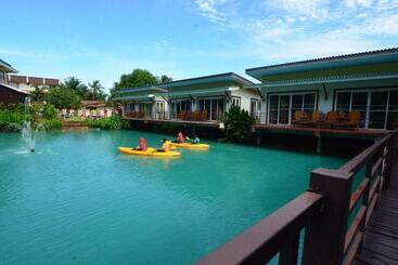 هتل Lake Terrace Resort