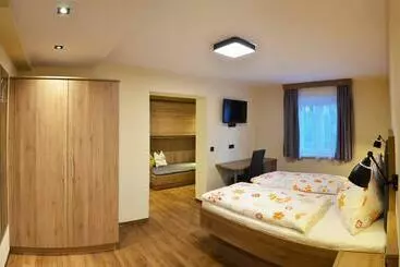 ユースホステル Die Reinbachstube