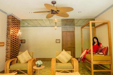 בית מלון כפרי Amnaya Resort Nusa Dua