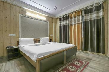 Hotel Collection O 83430  Sanjauli Inn