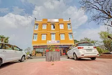 Hotel Maharana Palace