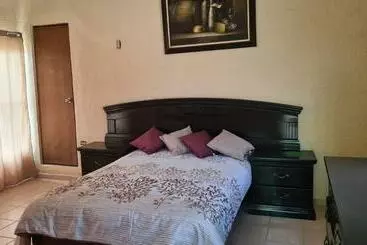 پانسیون Room In Guest Room   Padrinos Hostal La Paz Full House