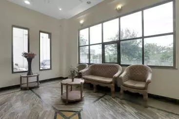 Hôtel Capital O 83137 Dubey Plaza