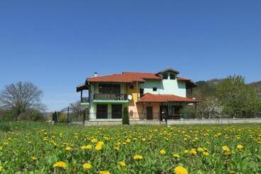 Pensionat Pri Orehite Guesthouse
