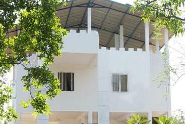 Pensionat Wasgamu Safari Lodge