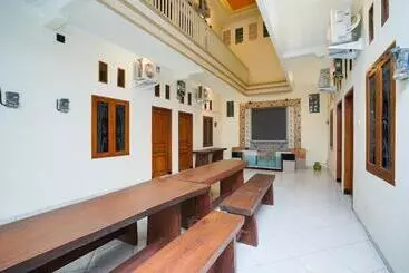 Hostel Penginapan Anggrek Syariah 2 By Oyo Rooms
