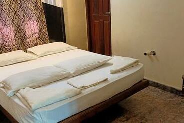 Hotel Vairavel Residency