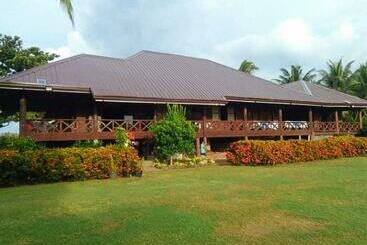 Hotel Coco Seaview Beach House