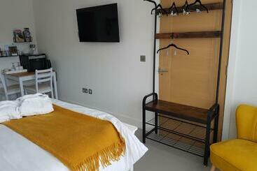 پانسیون Petite Anchorage