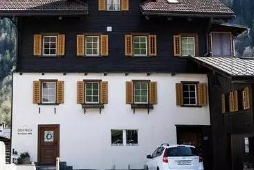Casa Pasch Boutique Bed And Breakfast In Cumpadials