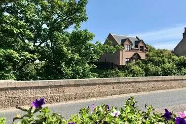 Aamiaismajoitus (B&B) Room On The River