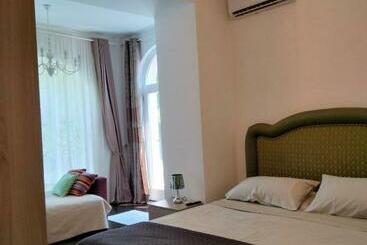 پانسیون Villa Clementina Camera Matrimoniale Vista Giardino