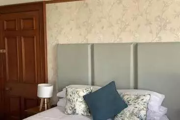 Westlea Bed And Breakfast