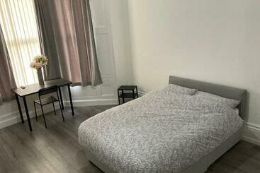 פנסיון Chosen Rocky Lane Private Rooms