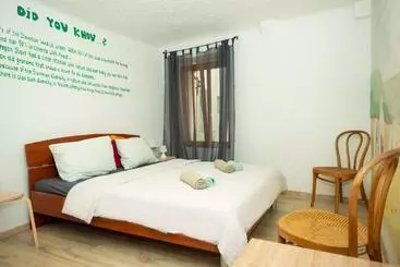 هاستل Alibi B11